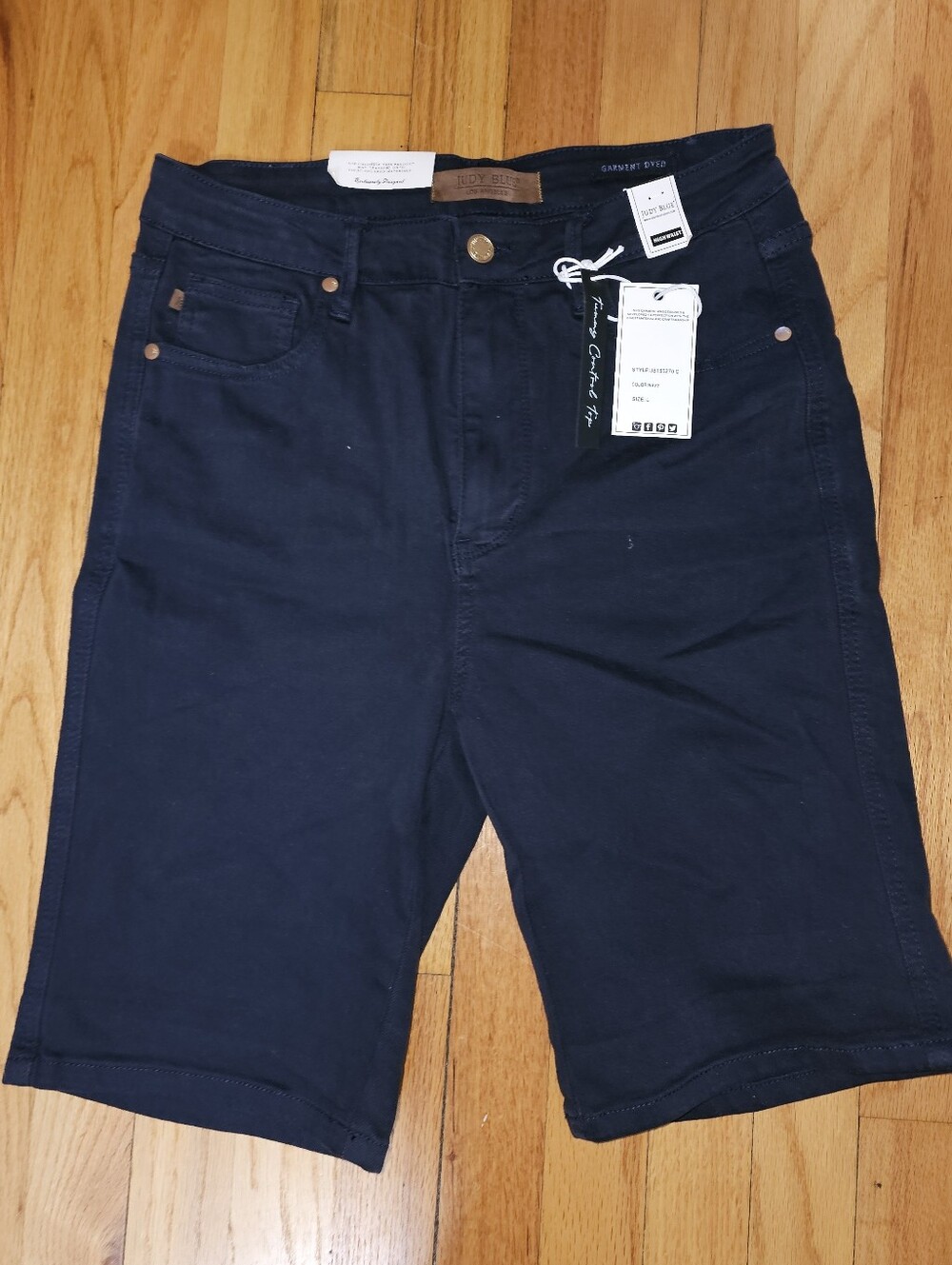 Judy Blue Dark Navy High-Waist Bermuda Shorts Large NWT - Picture 4 of 7